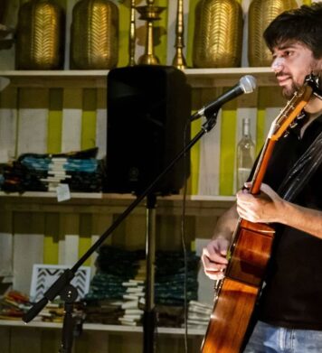 A musical evening at one of Remakery India's weekly events {{brizy_dc_image_alt imageSrc=